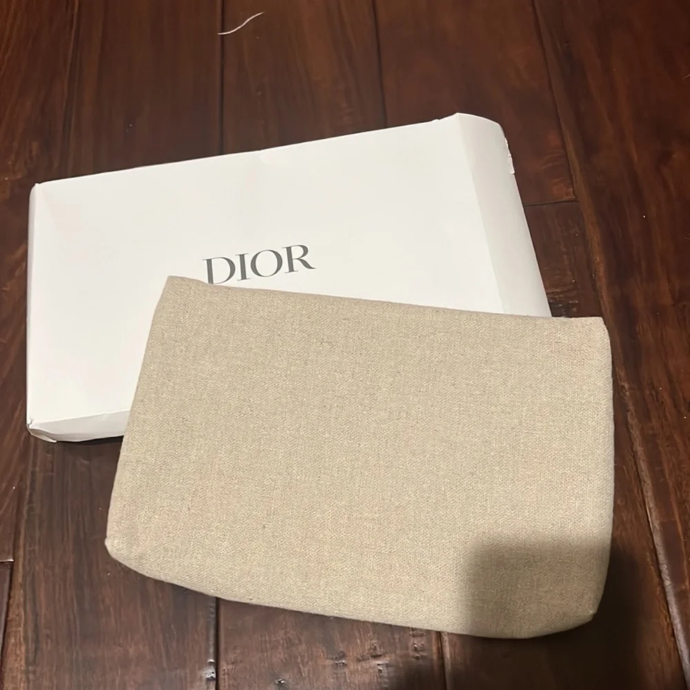 DIOR - Picture 3 of 4